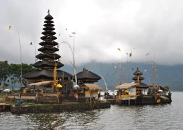 ULUN DANU BERATAN TEMPLE