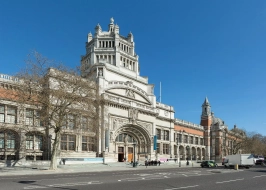 VICTORIA AND ALBERT MUSEUM
