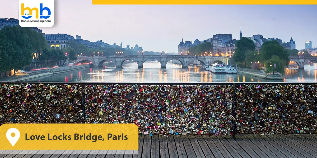 Love Locks Bridge, Paris